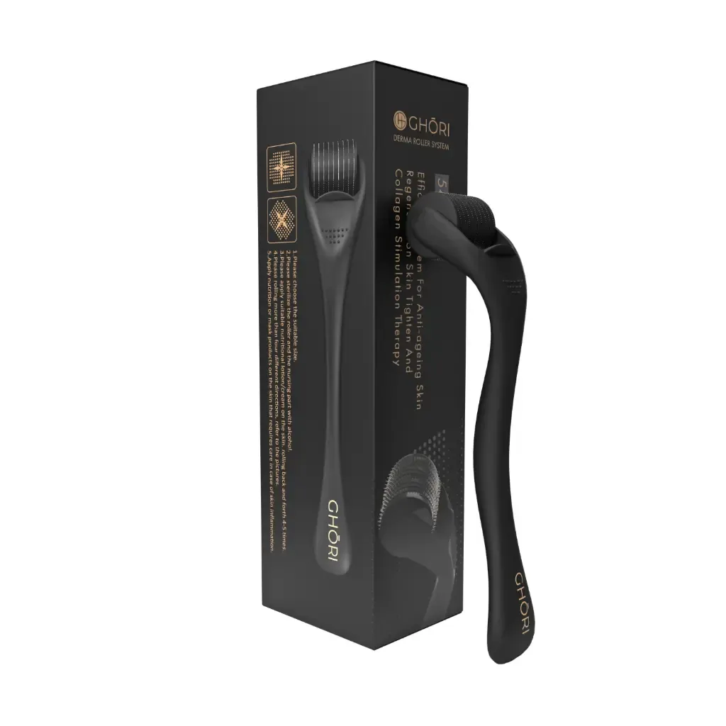 Ghori® titanium dermaroller with black handle and 540-needle head, front view
